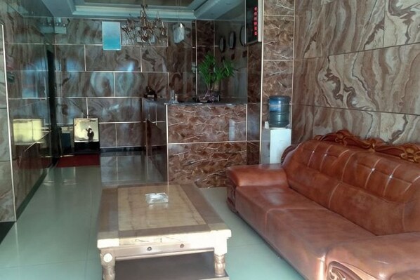 Ảnh chưa phân loại, 1 trong số 18 ảnh, nút