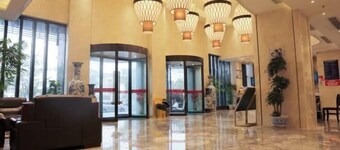 Xinji Holiday Hotel