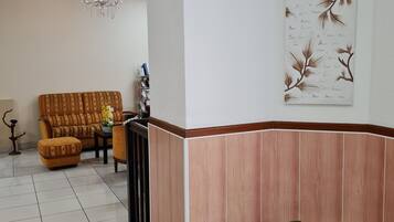 Lunch and dinner served, French cuisine