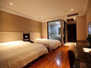 遮光窗帘、熨斗/熨板、免费 WiFi