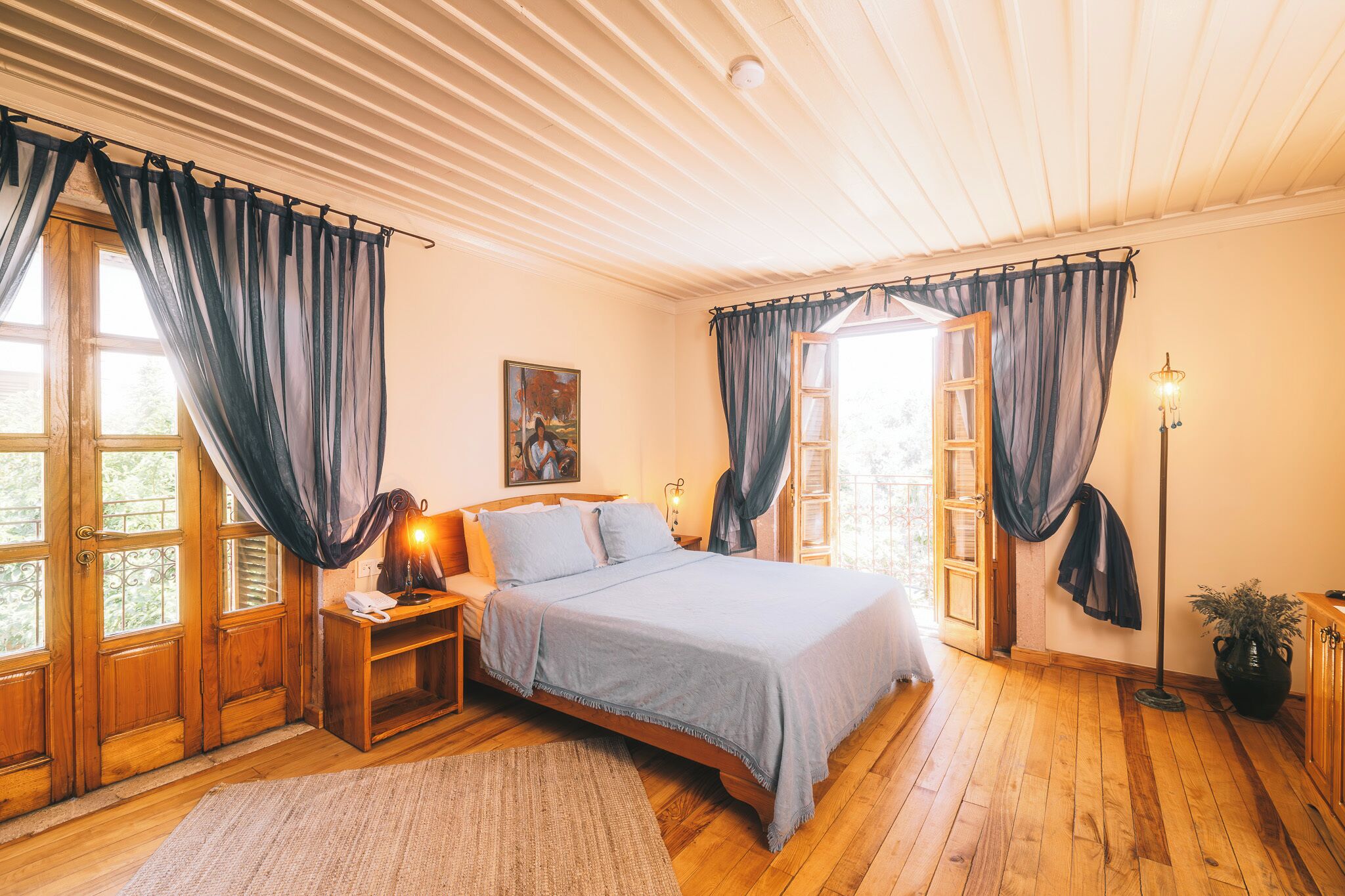 Deluxe Room | Premium bedding, minibar, in-room safe, individually decorated