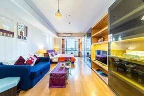 Down comforters, desk, blackout drapes, free WiFi - Guangzhou Bojing Hopson Plaza Apartment (Guangzhou)