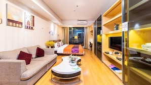 ผ้านวมขนเป็ด, โต๊ะทำงาน, ผ้าม่านกันแสง, Wi-Fi ฟรี