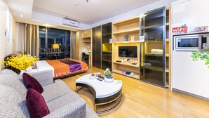 ห้องซิกเนเจอร์ดับเบิล | ผ้านวมขนเป็ด, โต๊ะทำงาน, ผ้าม่านกันแสง, Wi-Fi ฟรี