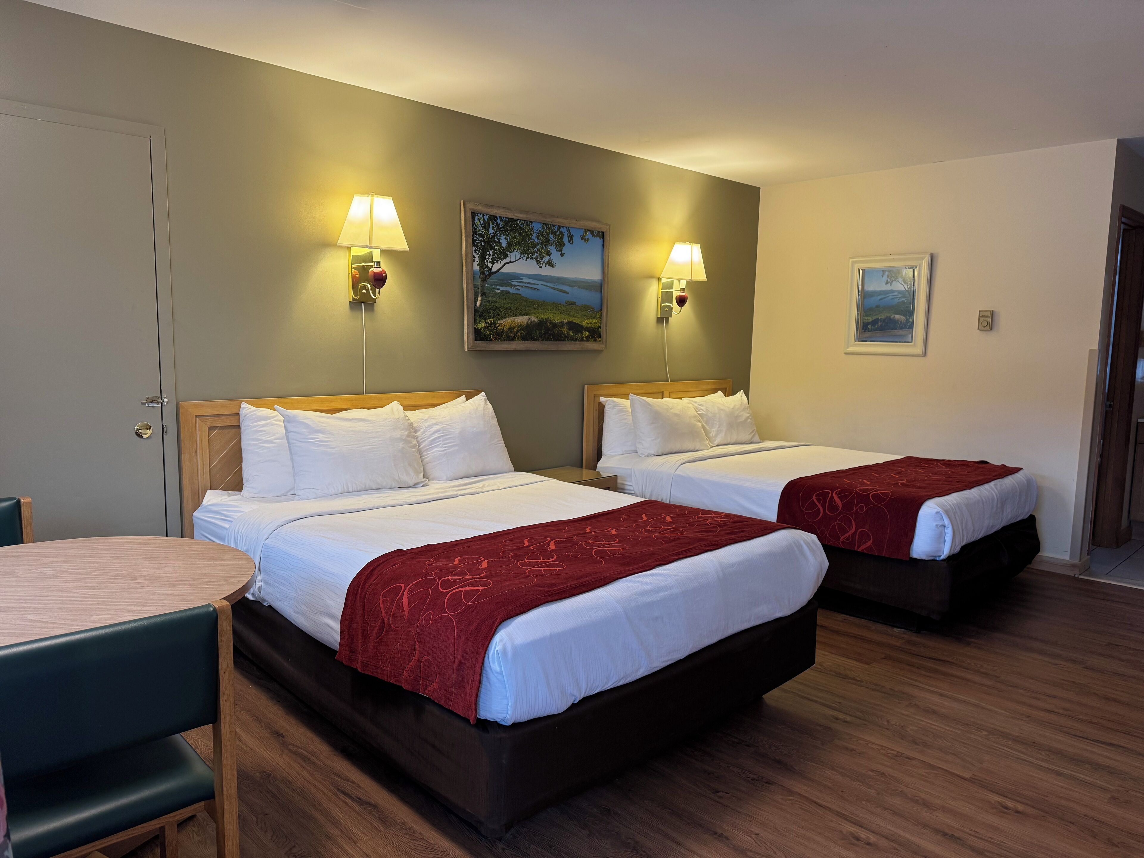 Laptop workspace, iron/ironing board, free WiFi, bed sheets