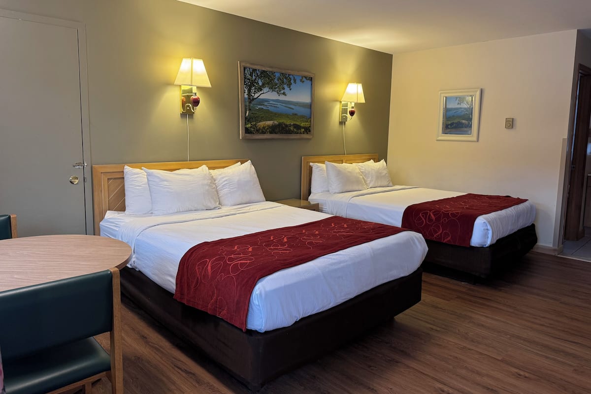 Laptop workspace, iron/ironing board, free WiFi, bed sheets