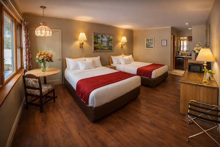 Deluxe Room, 2 Queen Beds, Refrigerator & Microwave. Motel 6 Lake George, NY – Adirondacks