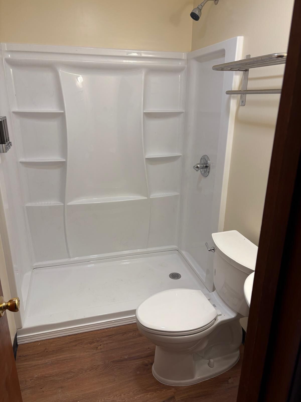 2 Bedroom Efficiency | Badeværelse | Gratis toiletartikler, hårtørrer, håndklæder, Sæbe