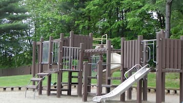 室外兒童遊樂區