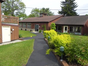 Exterior - Motel 6 Lake George, NY – Adirondacks  (Lake George)