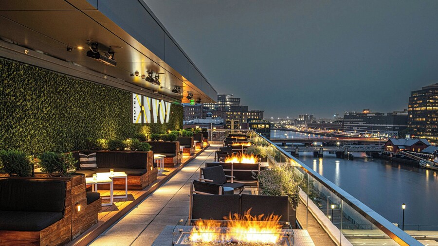 The Envoy Hotel, Autograph Collection