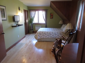 Phòng phong cách cổ điển, 1 giường cỡ queen | 3 phòng ngủ, bộ đồ giường cao cấp, nệm Select Comfort