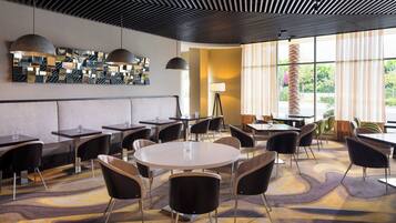 Tägliches inbegriffenes Frühstücksbuffet