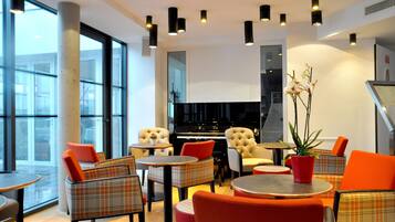 Coin salon dans le hall