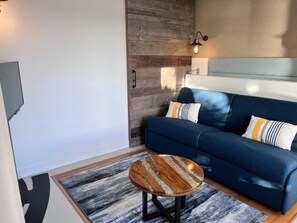 Panoramic Suite with Loire view - with air conditioning | Living area