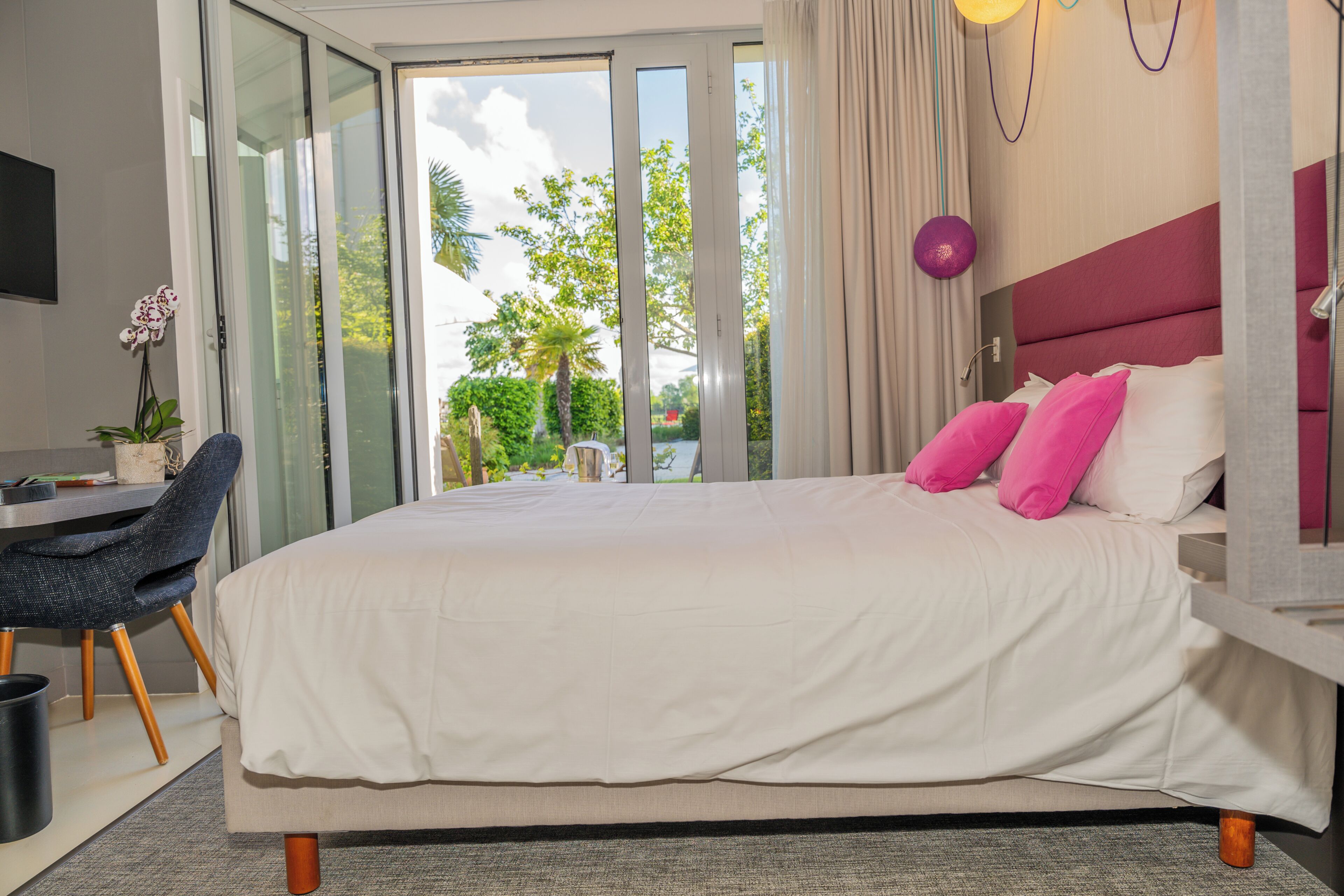 Premium bedding, minibar, in-room safe, desk
