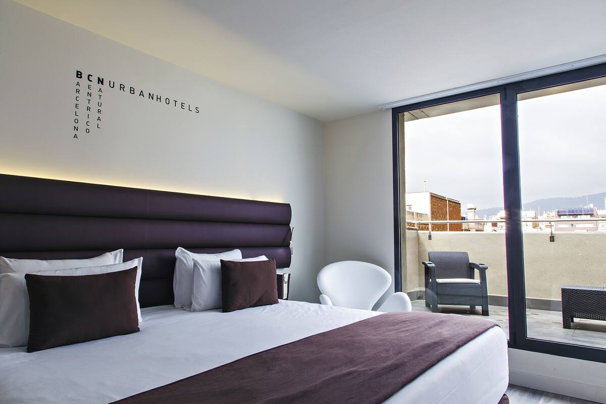 Minibar, safe på rommet, blendingsgardiner og lydisolert