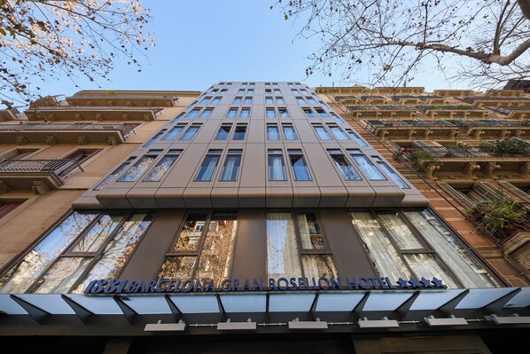 Front of property - 1881 Barcelona Gran Rosellon Hotel (Barcelona)