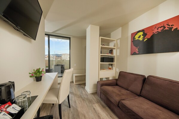 Suite Studio, 1 très grand lit, balcon