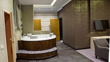 Articles de toilette gratuits, sĂšche-cheveux, peignoirs, chaussons