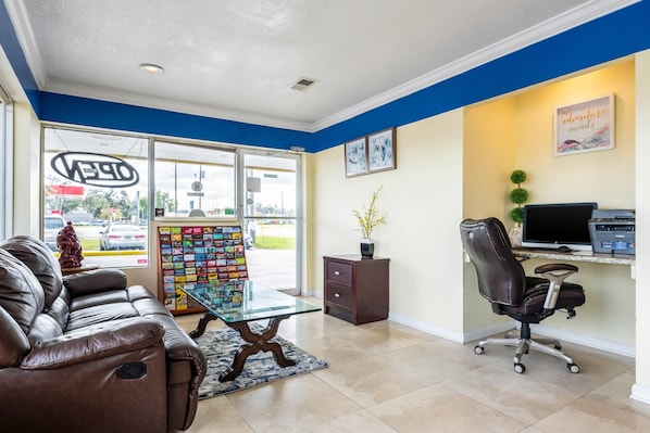 Lobby - Rodeway Inn Bushnell (Bushnell)