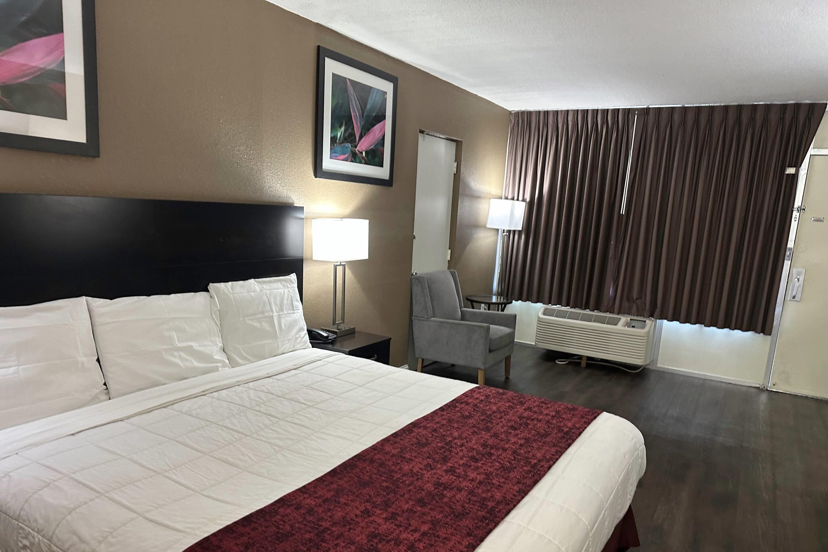 Standard Room, 1 King Bed, Non Smoking