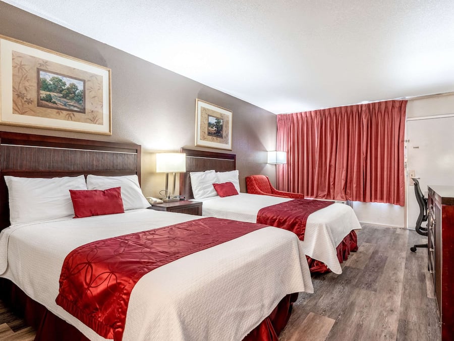 Chambre Standard, 2 lits doubles, fumeur