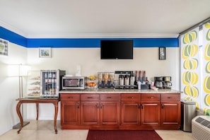 Free daily continental breakfast - Rodeway Inn Bushnell (Bushnell)