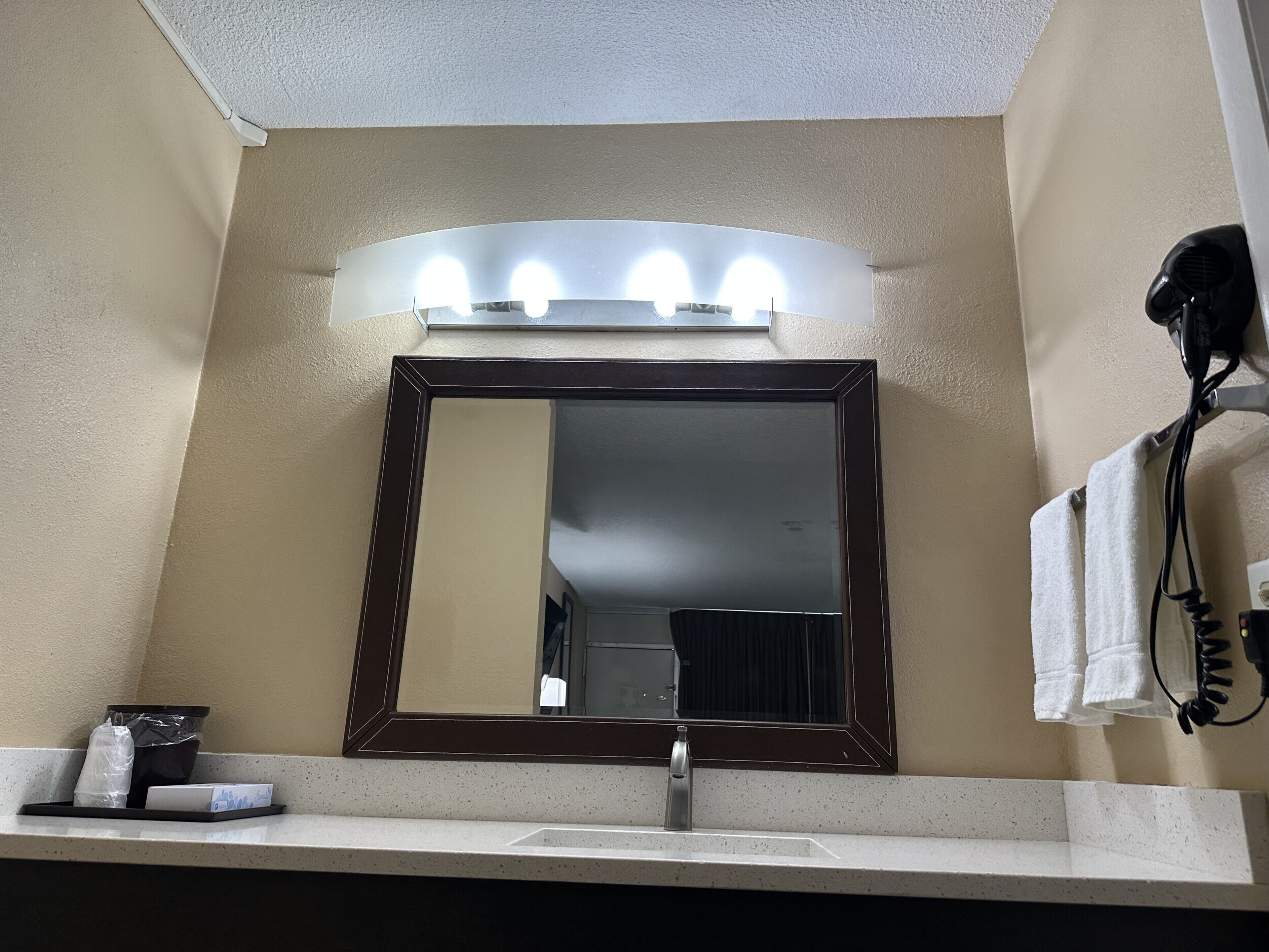 Chambre Standard, 1 très grand lit, fumeur | Salle de bain