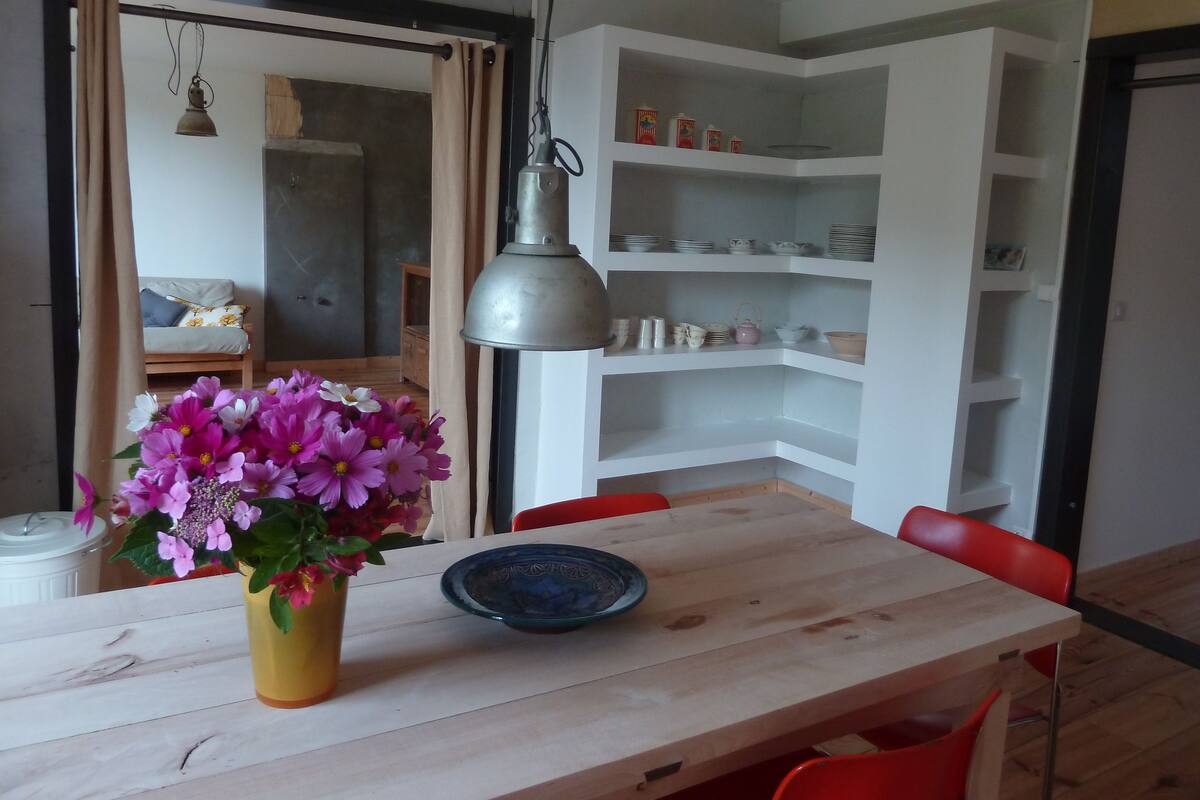 Cottage | Makan dalam bilik