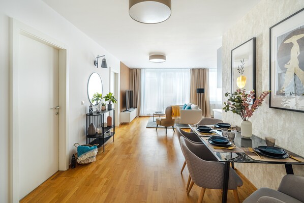 Penthouse 3 Bedroom Apartment with Terrace | Roupas de cama antialérgicas, ferros/tábuas de passar roupa