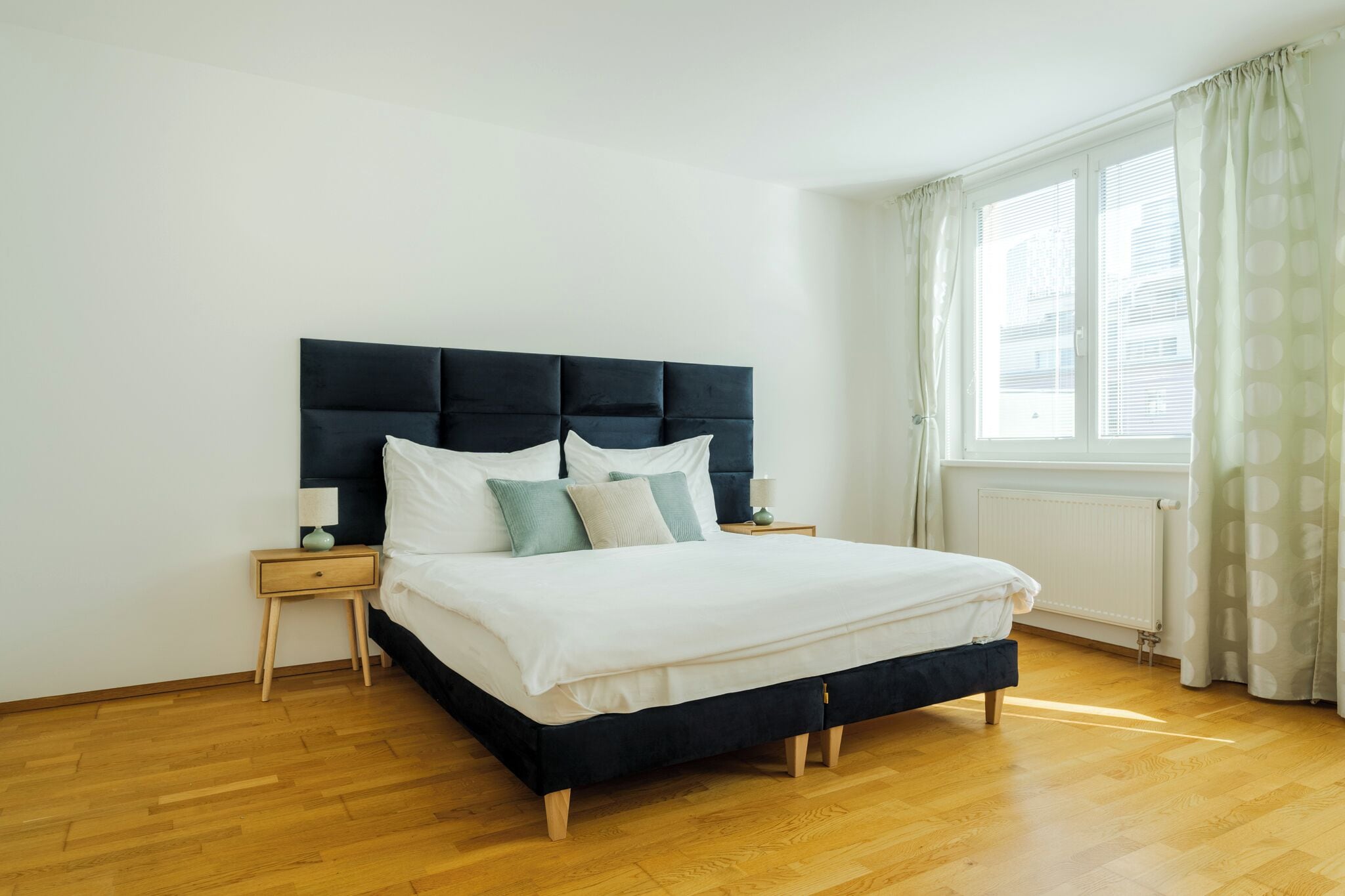 Premium Apartment, Balcony | Hypo-allergenic bedding, iron/ironing board, free WiFi, bed sheets