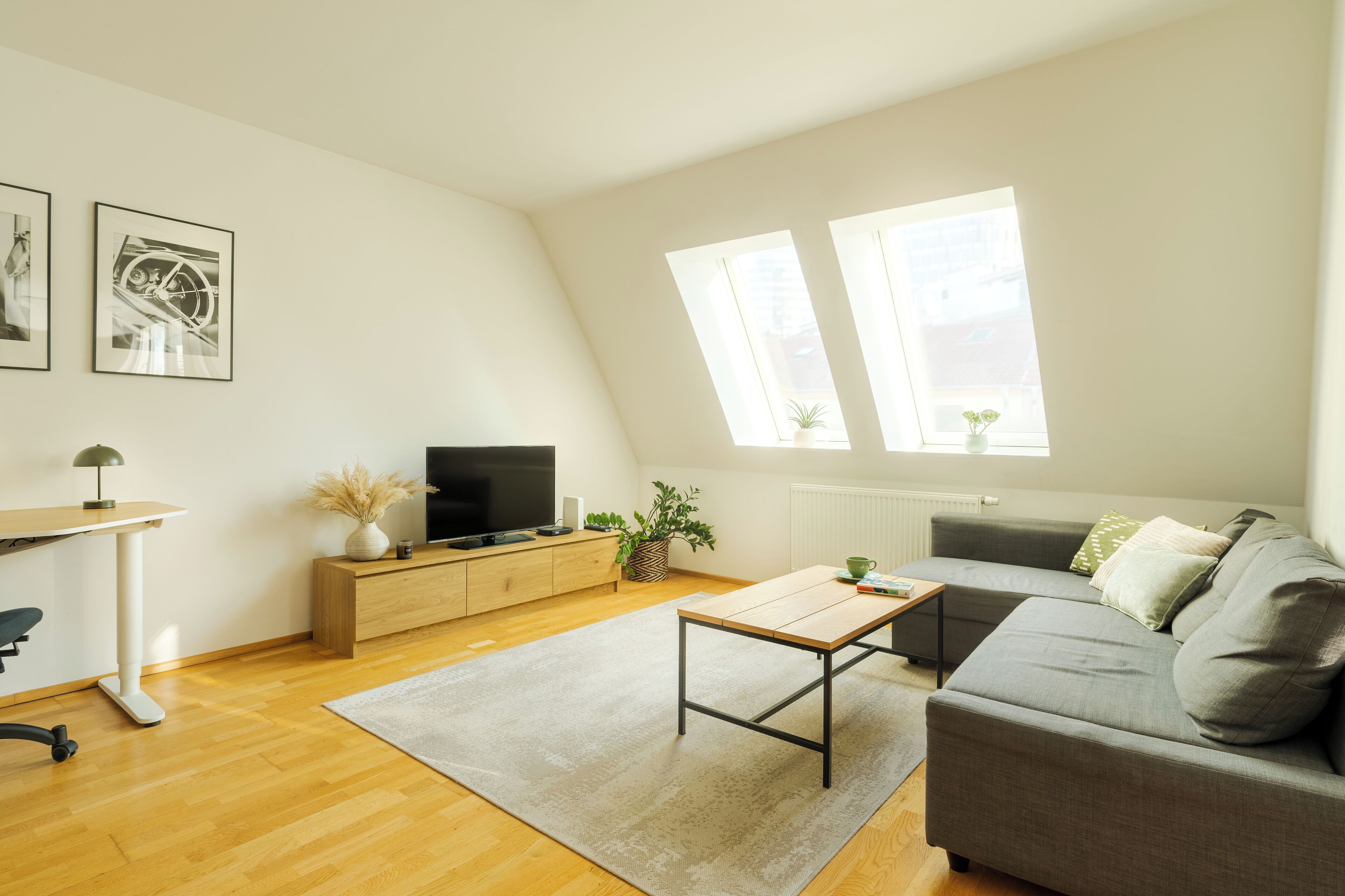 Superior Apartment, 2 Bedrooms | Living area