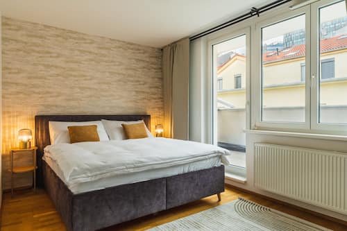 Superior-huoneisto, 3 makuuhuonetta | Allergiatestatut vuodevaatteet, silitysrauta/-lauta, ilmainen Wi-Fi
