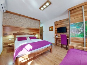 In-room safe, desk, free WiFi, bed sheets - Plitvice Etno House (Plitvicka Jezera)