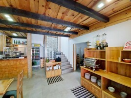 Breakfast and dinner served, international cuisine