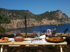 Breakfast, lunch and dinner served - Hostal Cala Boix (Santa Eulalia del Rio)