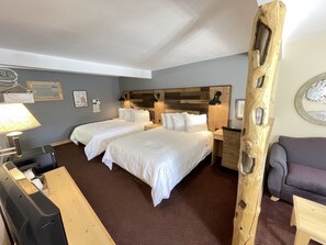 Habitación clásica, 2 camas de matrimonio (No Pets on Premise) | Decoración individual, mobiliario individual, cunas (de pago)