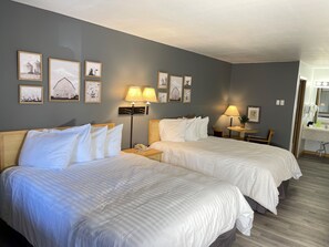 Habitación clásica, 2 camas Queen size (No Pets on Premise) | Decoración personalizada, muebles diferentes, cunas y wifi gratis 