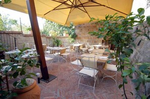Terrace/patio - Locanda della Taverna Etrusca (Sorano)