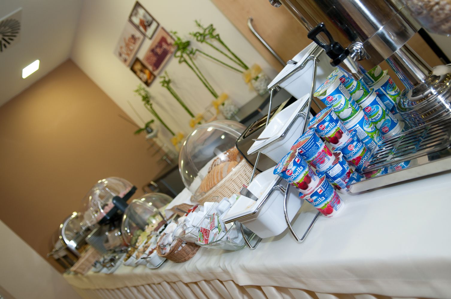 daily buffet breakfast (pln 20.00 per person)