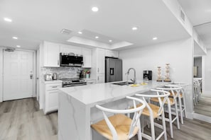 Appartamento Luxury, 2 camere da letto, 2 bagni, fronte oceano | Pasti in camera
