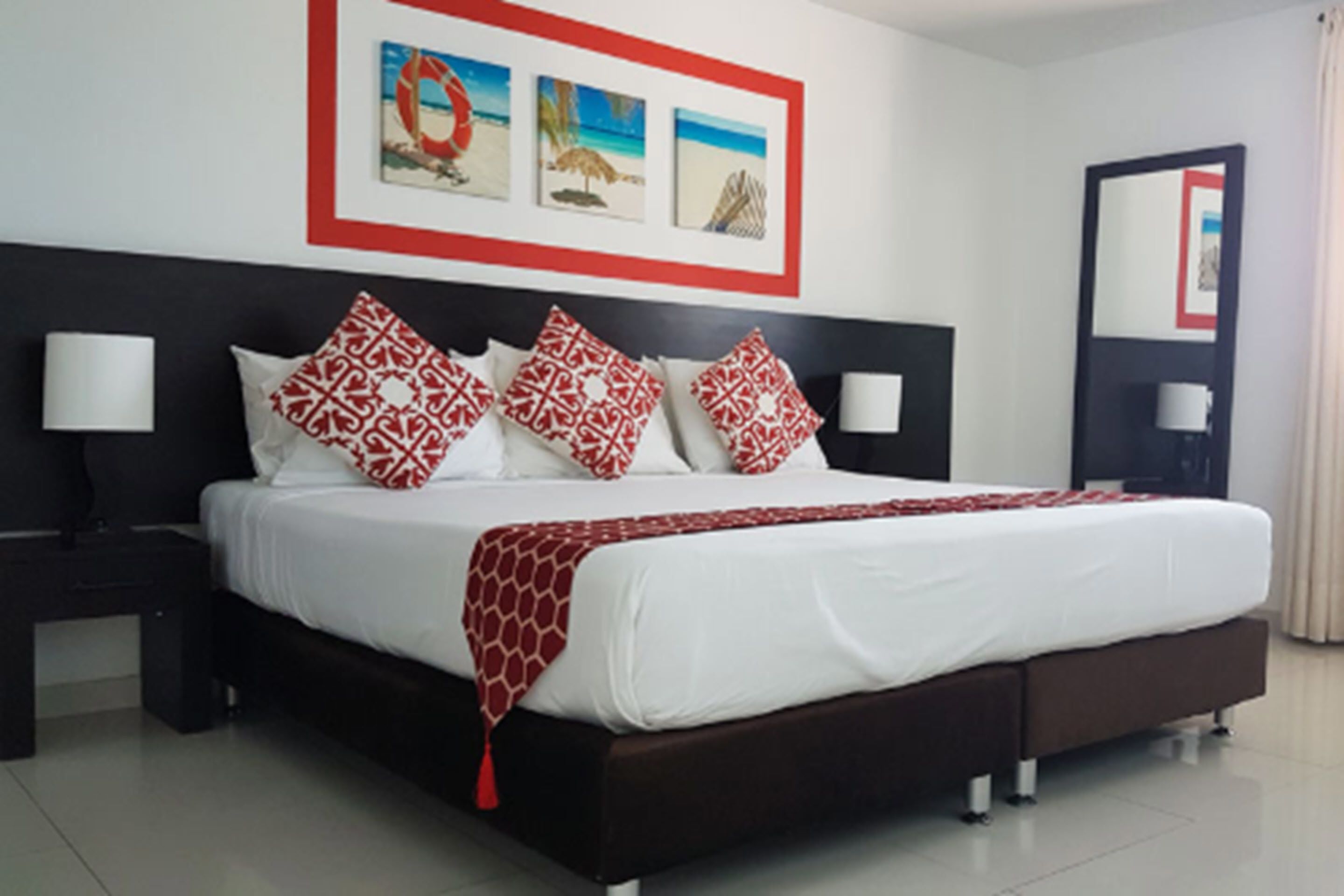 标准双人房 | 客房内保险箱、遮光窗帘、免费婴儿床、免费高速有线上网