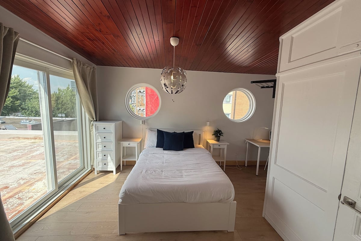 Deluxe Double Room, Private Bathroom, Mezzanine | Premium bedding, desk, laptop workspace, soundproofing