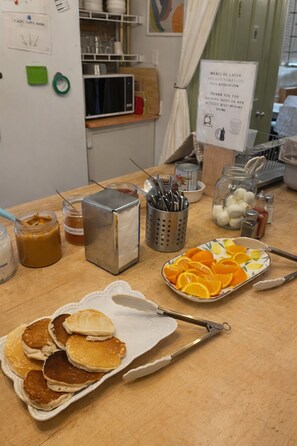 Free daily continental breakfast