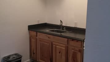 Apartemen Deluks, 1 kamar tidur, Bebas Asap Rokok, dapur | Dapur pribadi | Lemari es dan microwave
