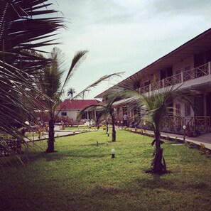 Property grounds - Bamboo Garden Hotel (Serrekunda)