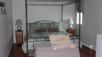 Rom – standard, 1 kingsize-seng | Sengetøy av topp kvalitet, strykejern/-brett og wi-fi (inkludert)