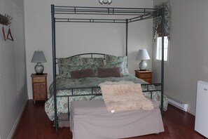 Standard Room, 1 King Bed - Dominion Hotel (Minden Hills)