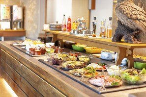 Desayuno continental (NOK 150 por persona) 